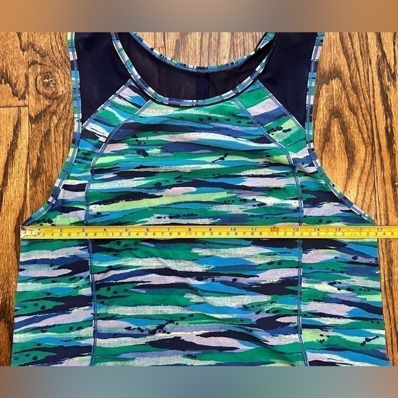 Lululemon Scuplt Tank with Back Vent - Picture 2 of 9